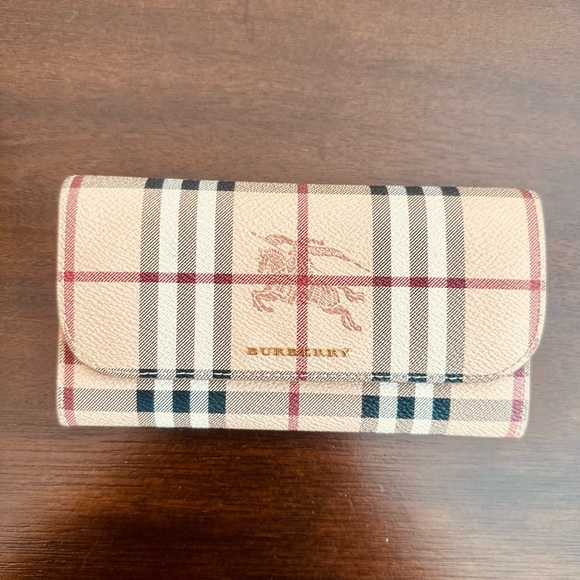 Burberry wallet 💯 authentic - Picture 8 of 9